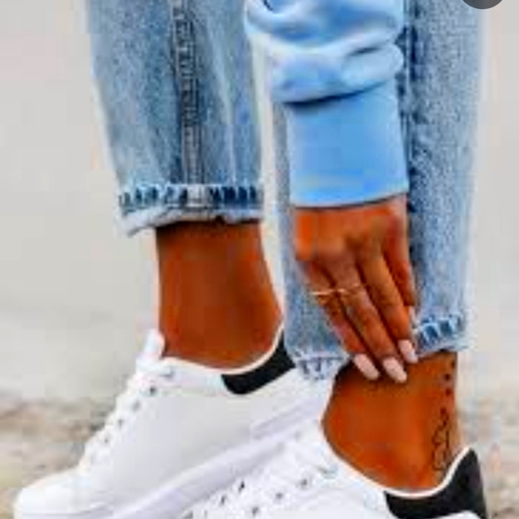 ALEXANDER MCQUEEN SNEAKERS - Picture 2 of 10